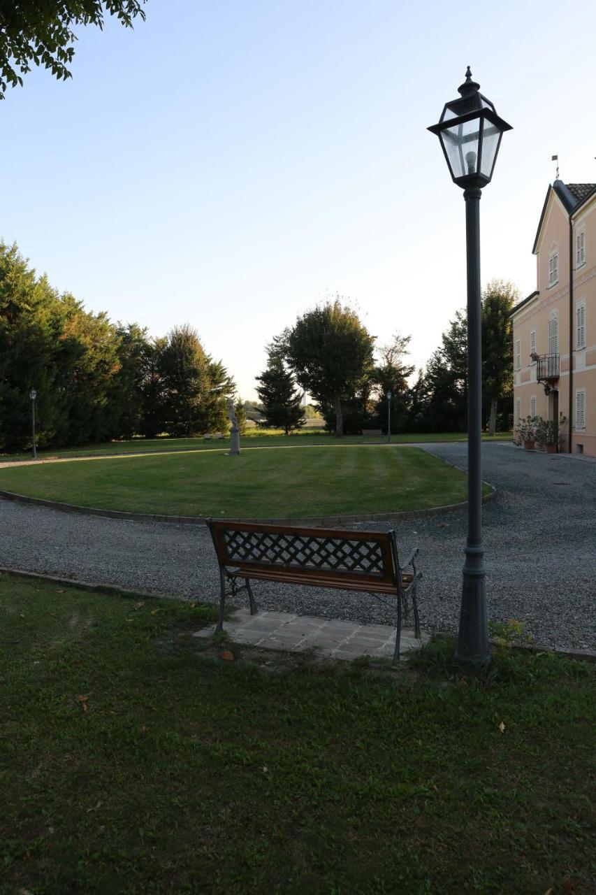 Villa Meli Lupi - Residenze Temporanee Parma Exteriér fotografie